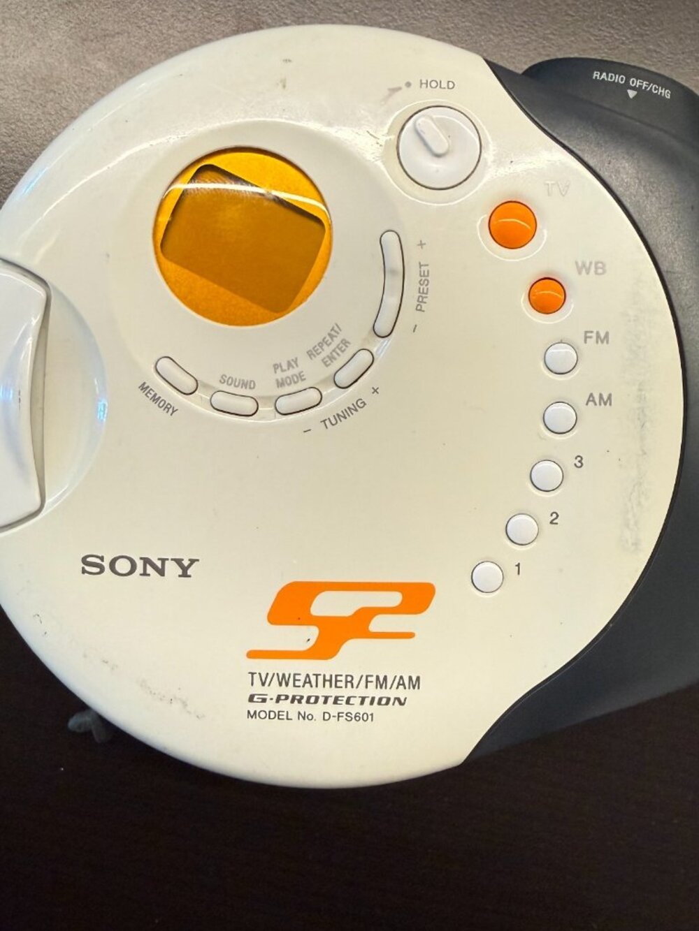 Vintage Sony Wlakman D-FS601 TV/Weather/Am/FM/CD Player TESTED